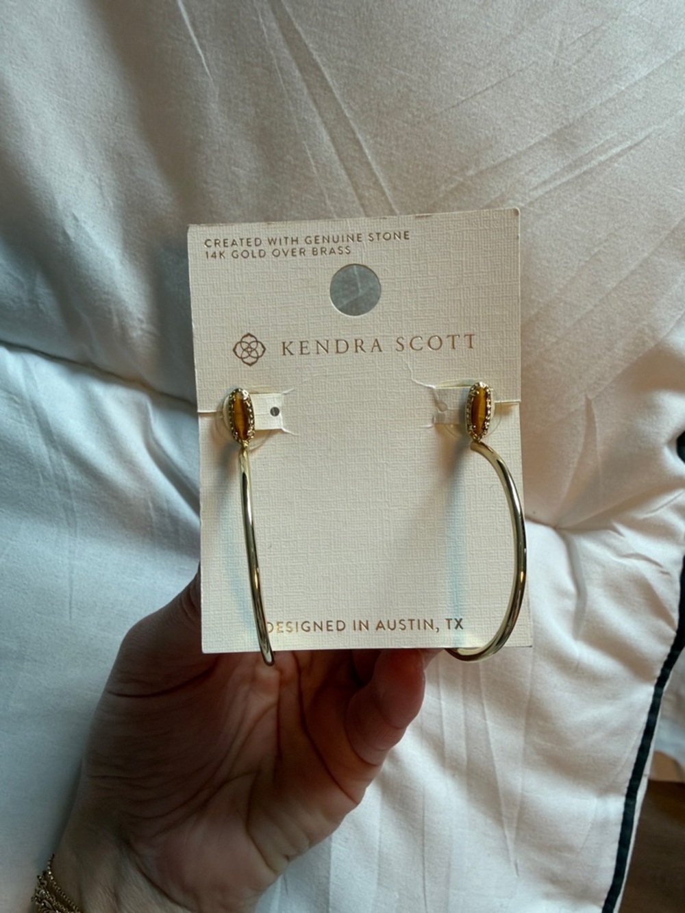 NWT Kendra Scott Open Gold-Tone Hoop Earrings - Picture 2 of 4